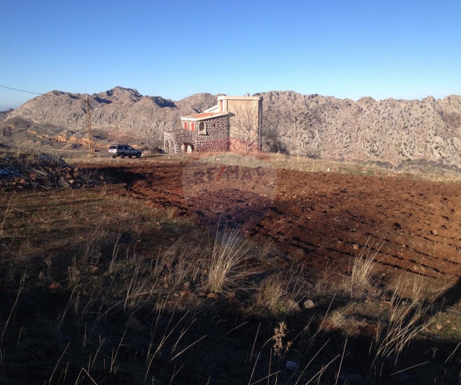 R9-3255 Land for Sale in Aakoura Jbeil – 1,010 m² أرض للبيع في عكّورة جبيل – 1,010 متر مربع — Photo 2 of 2