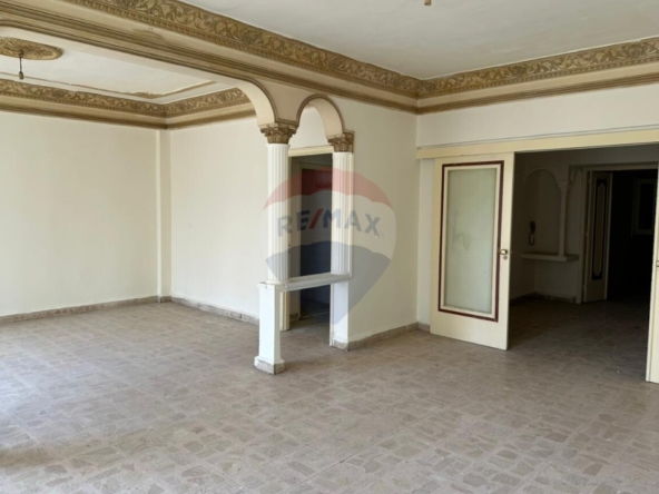 R9-3281 Apartment for Sale in Azmi Tripoli – 207 m² شقة للبيع في عزمي طرابلس – 207 متر مربع — Photo 2 of 12