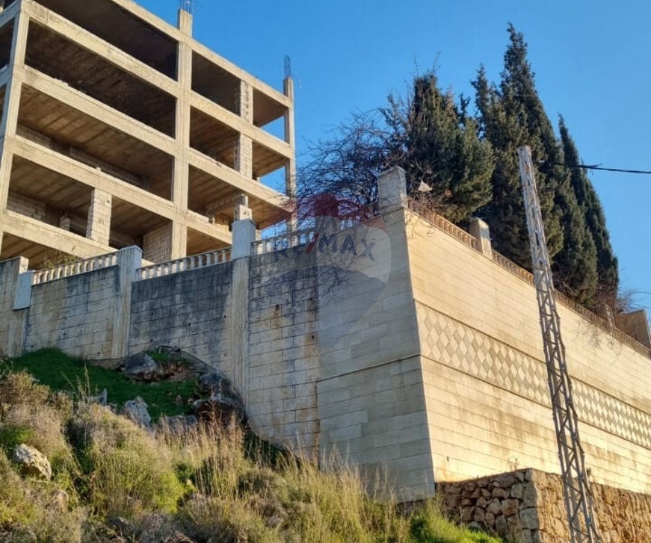 R9-3265 Full Building with Land for Sale in Nakhleh Koura مبنى كامل مع أرض للبيع في النخلة الكورة — Photo 3 of 3