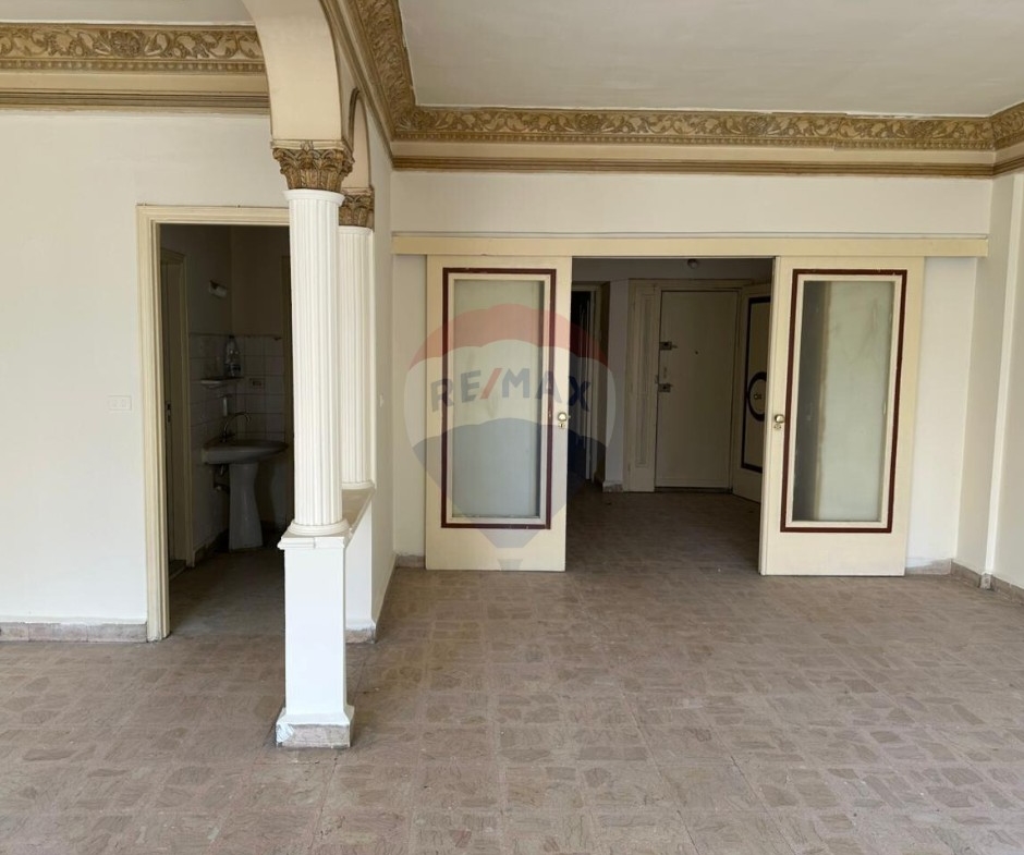 R9-3281 Apartment for Sale in Azmi Tripoli – 207 m² شقة للبيع في عزمي طرابلس – 207 متر مربع — Photo 3 of 12
