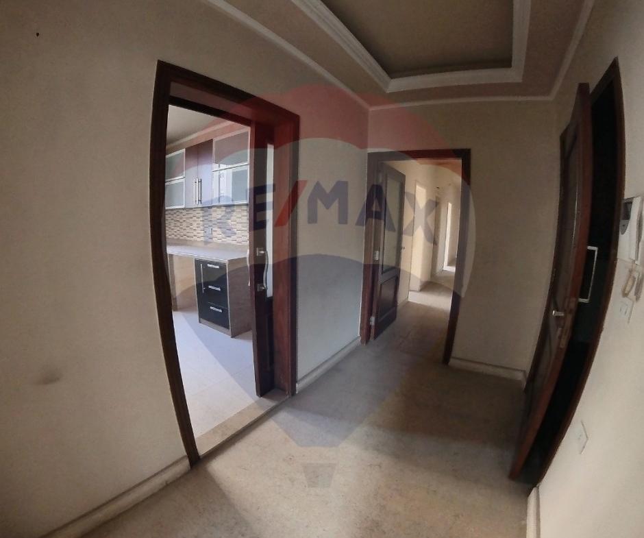 R9-3290 Apartment for Sale in Dam Wel Farez Tripoli – 200 m² شقة للبيع في الضم والفرز طرابلس – 200 متر مربع — Photo 3 of 10