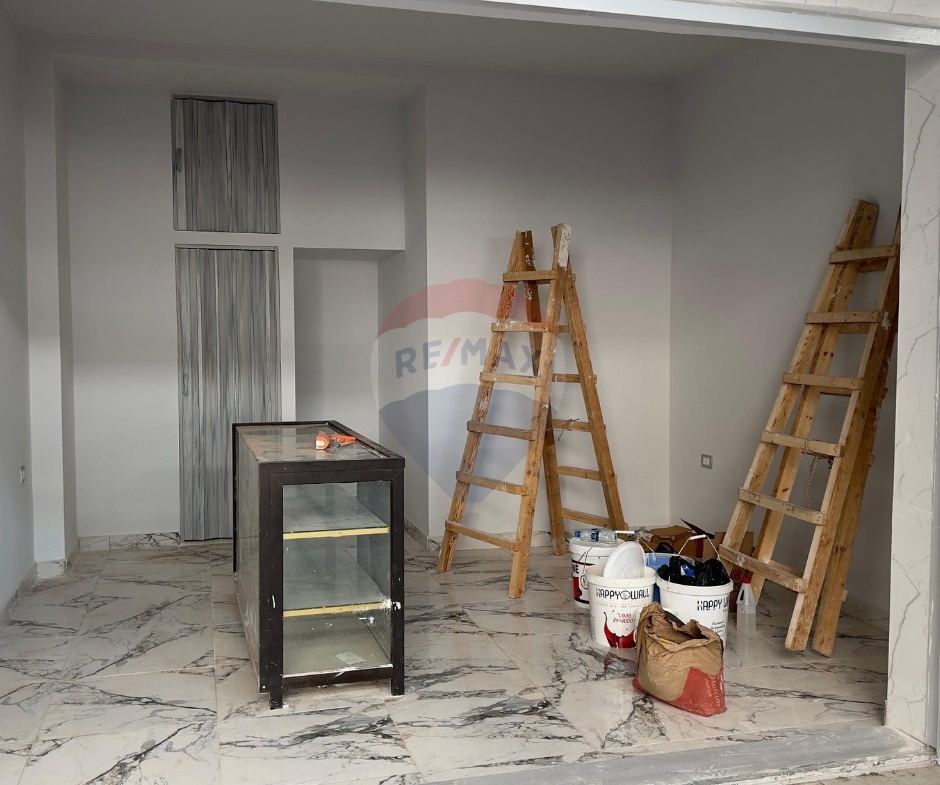 R9-3299 Shop for Sale in Thaqafa Street Tripoli – 22 m², Renovatedمحل للبيع في شارع الثقافة طرابلس – 22 متر مربع — Photo 3 of 3