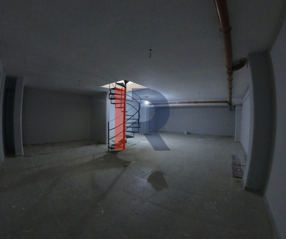 R9-3246 Shops for Rent in Abou Samra Outour Tripoli – 115 m²محلين للإيجار في أبو سمرا العطور  – 115 متر مربع — Photo 3 of 7