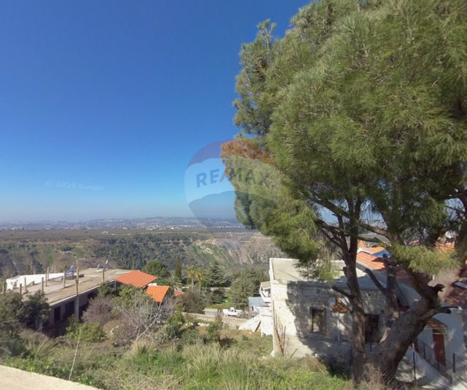 R9-3248 Land for Sale in Zgharta – 1,800 m², House, Zoning 20/40 أرض للبيع في زغرتا – 1,800 متر مربع مع منزل، تصنيف 20/40 — Photo 3 of 3