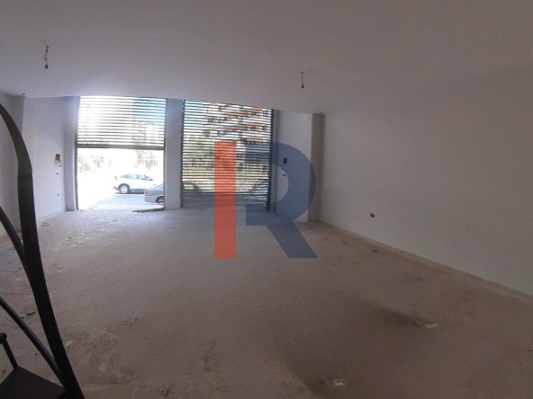 R9-3246 Shops for Rent in Abou Samra Outour Tripoli – 115 m²محلين للإيجار في أبو سمرا العطور  – 115 متر مربع — Photo 5 of 7