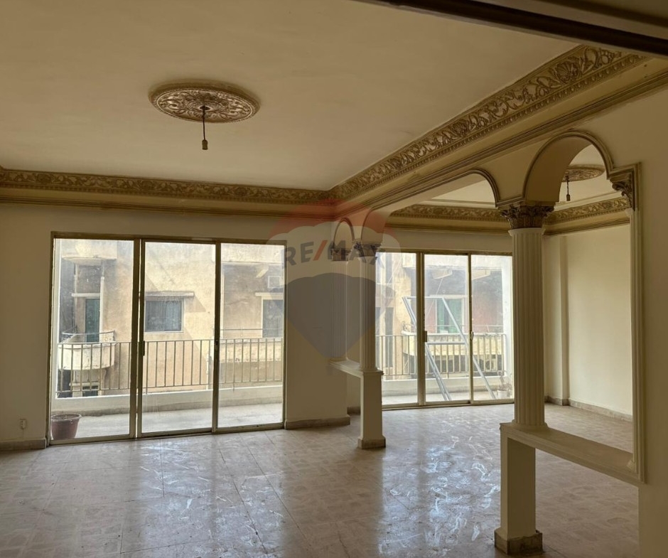 R9-3281 Apartment for Sale in Azmi Tripoli – 207 m² شقة للبيع في عزمي طرابلس – 207 متر مربع — Photo 6 of 12