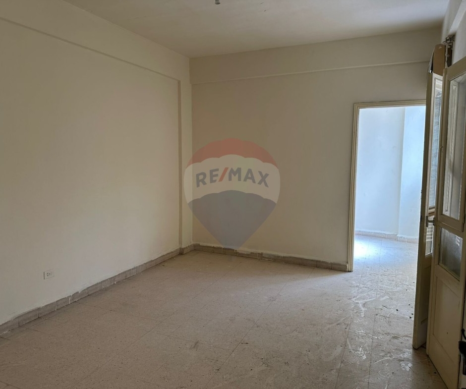 R9-3281 Apartment for Sale in Azmi Tripoli – 207 m² شقة للبيع في عزمي طرابلس – 207 متر مربع — Photo 9 of 12