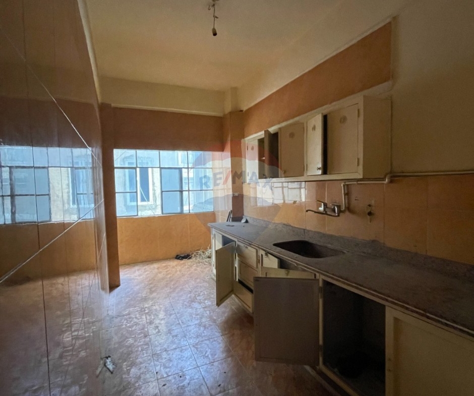 R9-3309 Apartment for Sale in Abou Samra Tripoli – Renovatedشقة للبيع في أبو سمرا طرابلس – مجددة — Photo 2 of 10