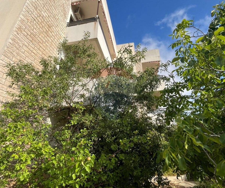 R9-3314 Building for Sale in Fatqa Keserwan – 1230 m²بناء للبيع في فتقا كسروان – 1230 متر مربع — Photo 3 of 3