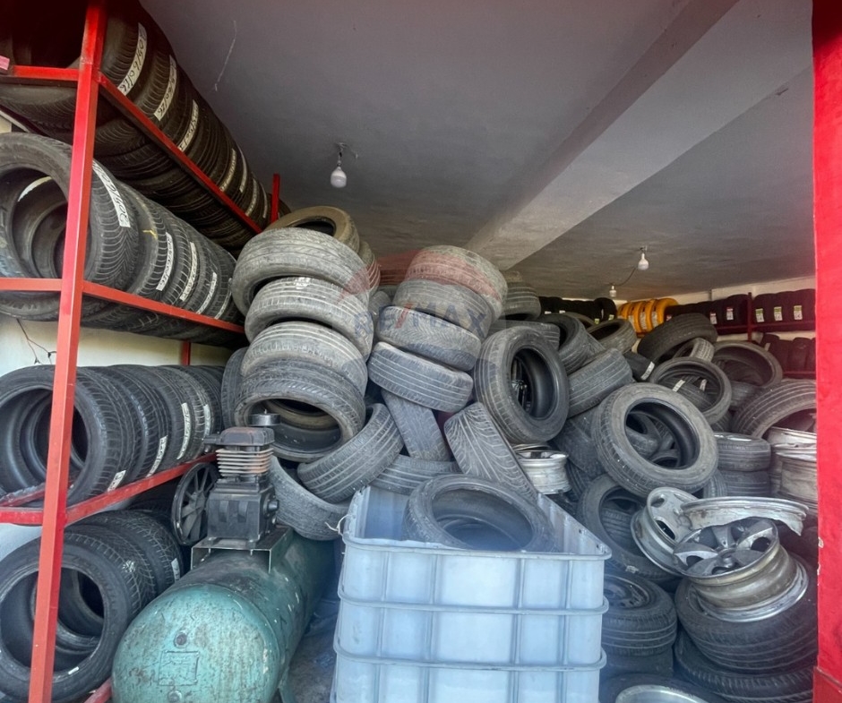 R9-3341 Two Connected Shops for Sale in Dahr Al Ain Koura محلّين متصلين للبيع في ضهر العين الكورة — Photo 2 of 2
