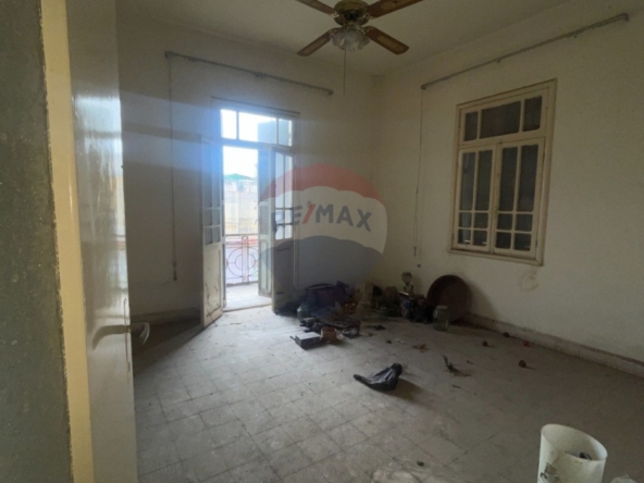 R9-3358 Apartment for Sale in Metran Street Tripoli شقة للبيع في شارع مطران طرابلس — Photo 2 of 10