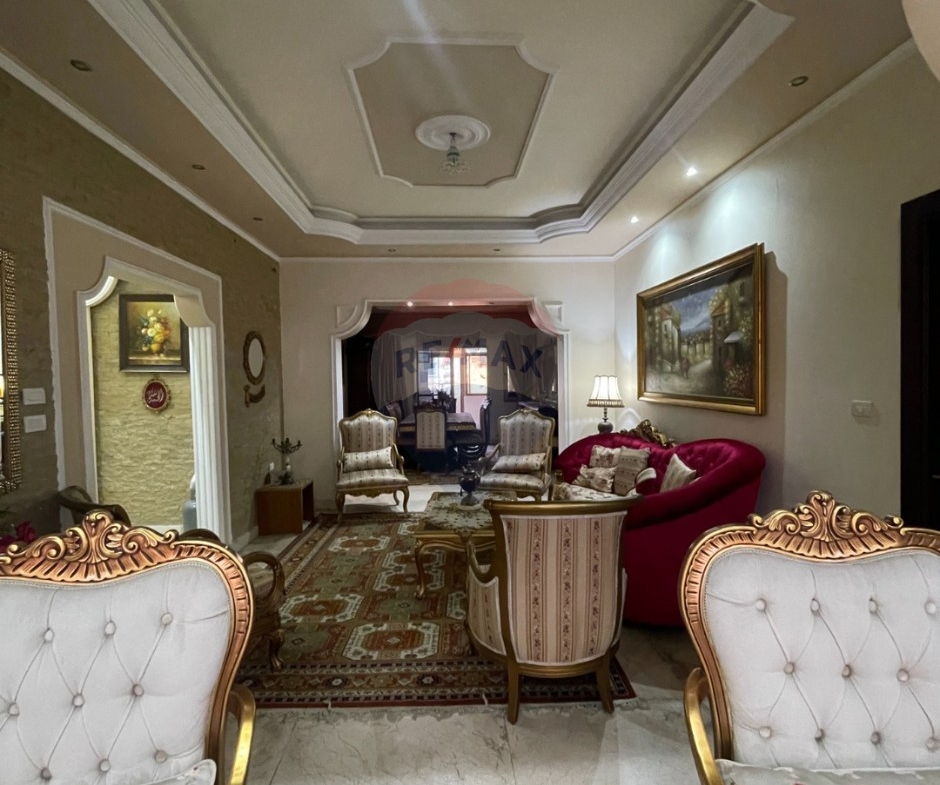 R9-3306 Apartment for Sale in Jemayzet Tripoli – 240 m² شقة للبيع في الجميزات طرابلس – 240 متر مربع — Photo 2 of 11