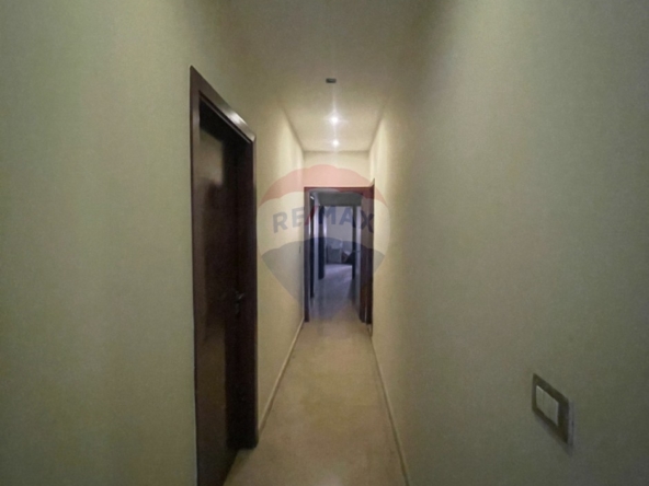 R9-3367 شقة مكاتب للبيع في الضم والفرز شارع 24 طرابلس – 220 متر مربع — الصورة 2 من 11