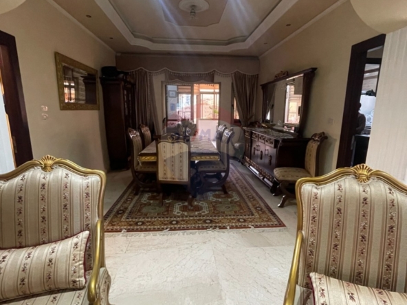 R9-3306 Apartment for Sale in Jemayzet Tripoli – 240 m² شقة للبيع في الجميزات طرابلس – 240 متر مربع — Photo 3 of 11