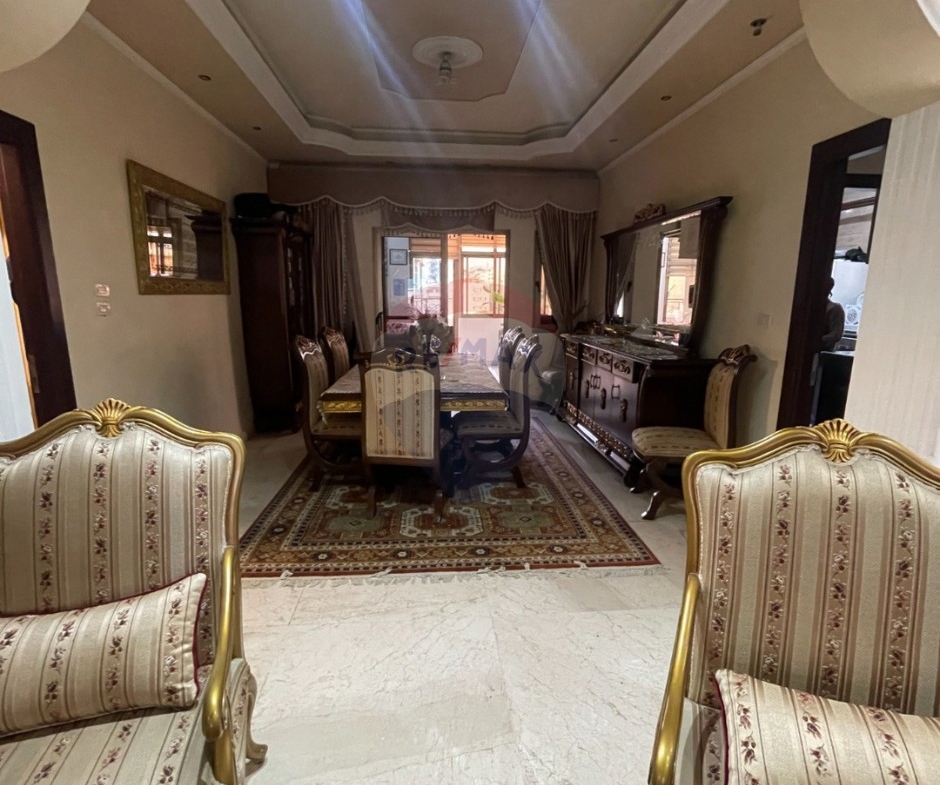 R9-3306 Apartment for Sale in Jemayzet Tripoli – 240 m² شقة للبيع في الجميزات طرابلس – 240 متر مربع — Photo 3 of 11