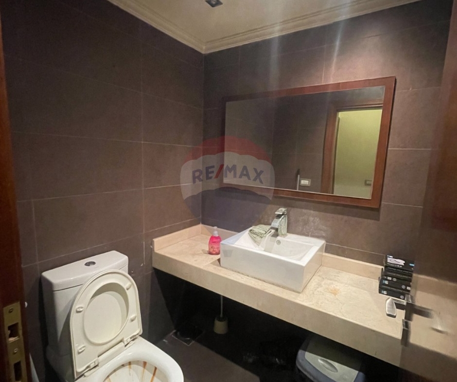 R9-3367 شقة مكاتب للبيع في الضم والفرز شارع 24 طرابلس – 220 متر مربع — الصورة 3 من 11