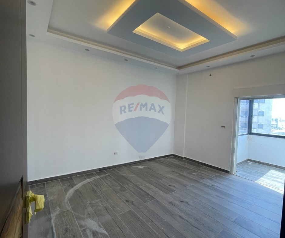 R9-3379 Super Deluxe Apartment for Sale in Nakabet Ateba, Tripoliشقة سوبر ديلوكس للبيع في نقابة الأطباء – طرابلس | 300 م² — Photo 3 of 16