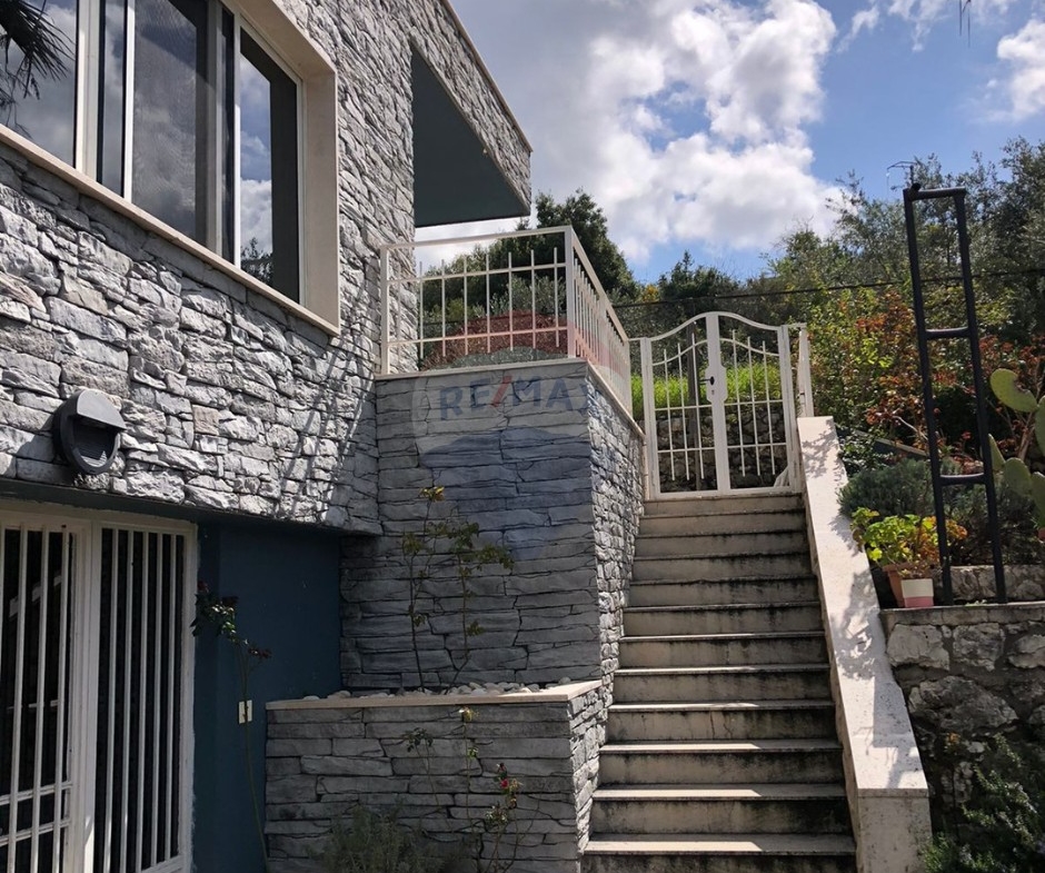 R9-3390 Villa for Sale in Jbeil – Obeidat | 900 m² Land فيلا للبيع في جبيل – عبيدات | أرض 900 م² — Photo 3 of 15