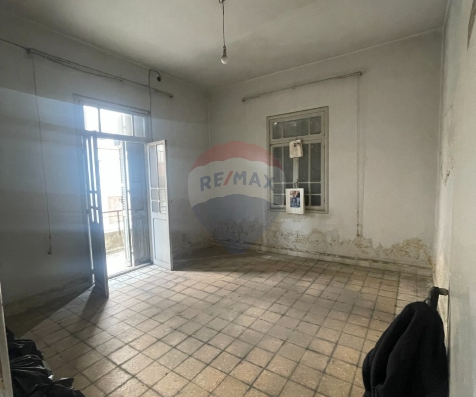 R9-3358 Apartment for Sale in Metran Street Tripoli شقة للبيع في شارع مطران طرابلس — Photo 4 of 10