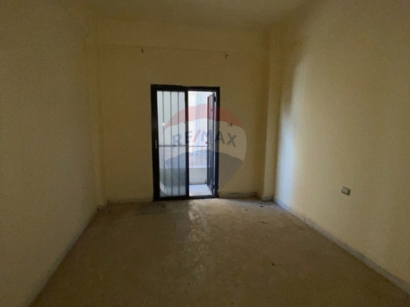 R9-3309 Apartment for Sale in Abou Samra Tripoli – Renovatedشقة للبيع في أبو سمرا طرابلس – مجددة — Photo 4 of 10
