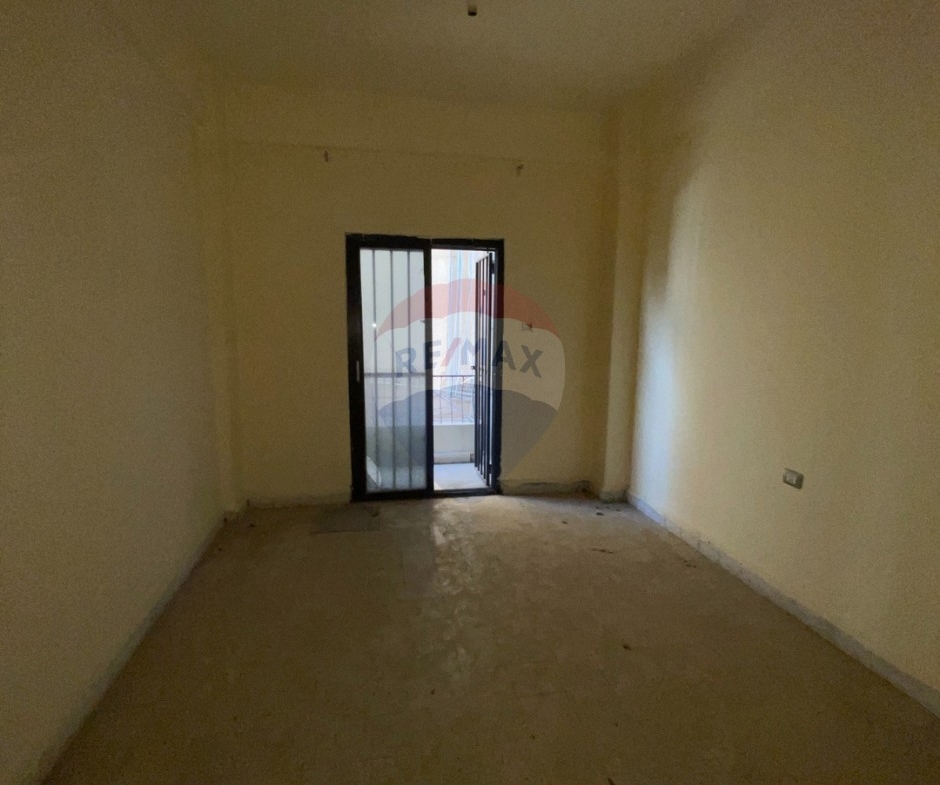 R9-3309 Apartment for Sale in Abou Samra Tripoli – Renovatedشقة للبيع في أبو سمرا طرابلس – مجددة — Photo 4 of 10