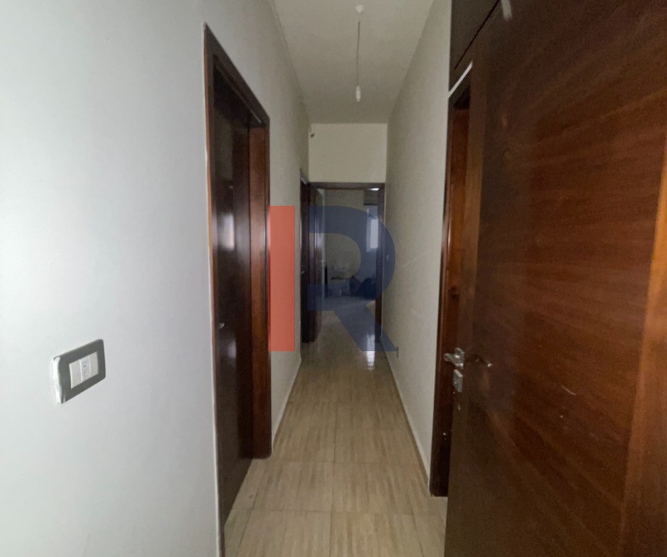 R9-3367 شقة مكاتب للبيع في الضم والفرز شارع 24 طرابلس – 220 متر مربع — الصورة 4 من 11
