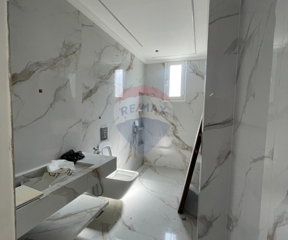 R9-3379 Super Deluxe Apartment for Sale in Nakabet Ateba, Tripoliشقة سوبر ديلوكس للبيع في نقابة الأطباء – طرابلس | 300 م² — Photo 4 of 16