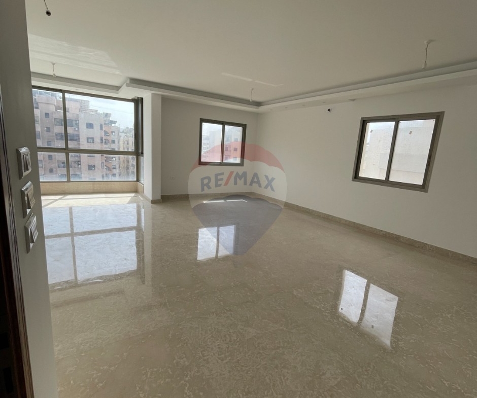 R9-3310 Apartment for Sale in Dam Wel Farez Tripoli – 180 m² + 100 m² Pergolaشقة للبيع في الضم والفرز طرابلس – 180 متر مربع + 100 متر مربع برغولا — Photo 4 of 13