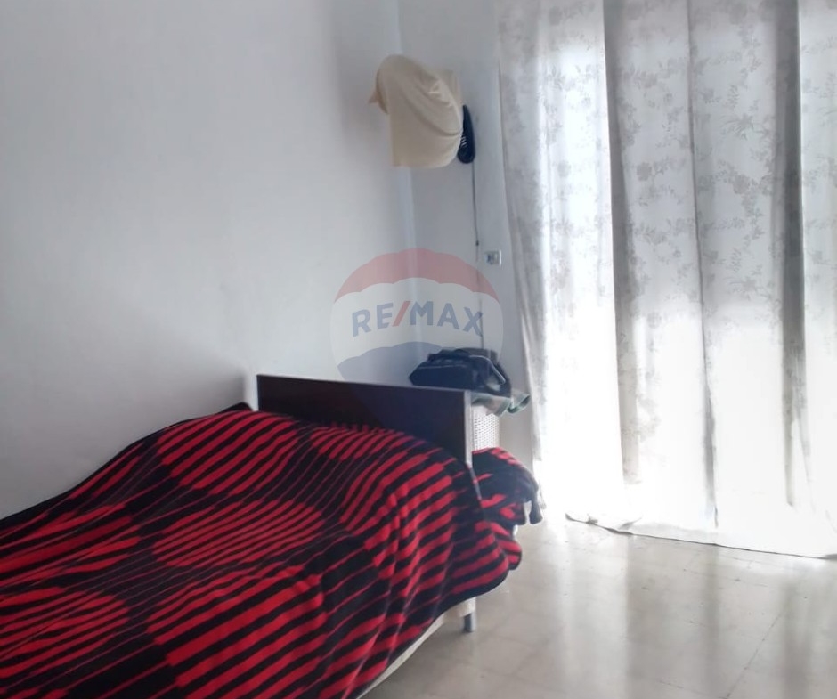 R9-3392 Apartment for Sale in Abou Samra – Khannak Streetشقة للبيع في أبو سمرا – شارع خناق — Photo 4 of 5