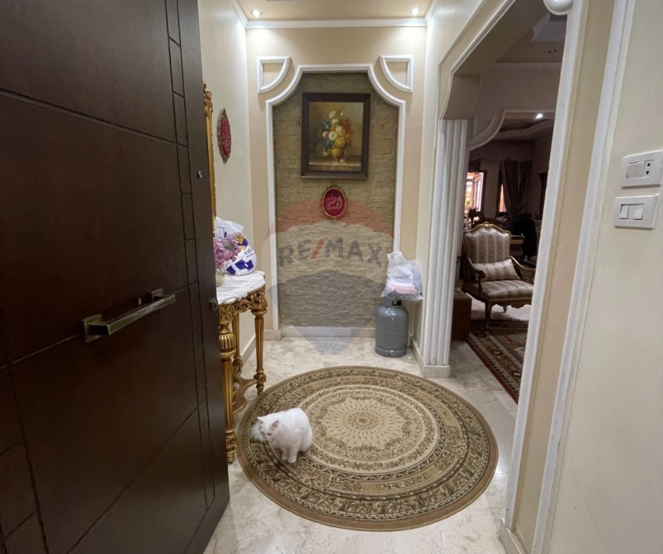 R9-3306 Apartment for Sale in Jemayzet Tripoli – 240 m² شقة للبيع في الجميزات طرابلس – 240 متر مربع — Photo 5 of 11