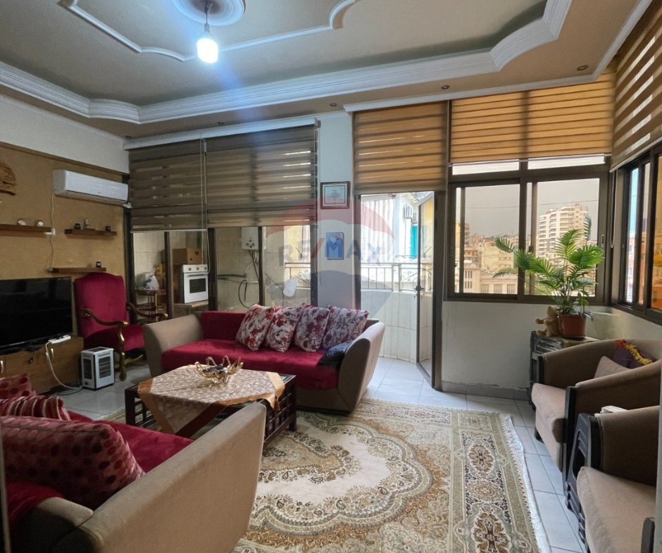 R9-3306 Apartment for Sale in Jemayzet Tripoli – 240 m² شقة للبيع في الجميزات طرابلس – 240 متر مربع — Photo 6 of 11
