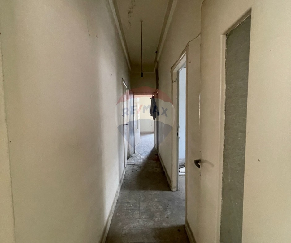 R9-3358 Apartment for Sale in Metran Street Tripoli شقة للبيع في شارع مطران طرابلس — Photo 6 of 10