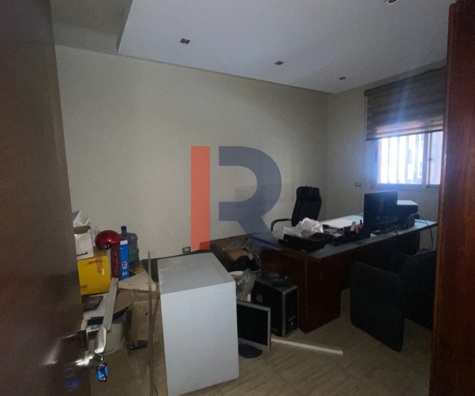 R9-3367 شقة مكاتب للبيع في الضم والفرز شارع 24 طرابلس – 220 متر مربع — الصورة 7 من 11
