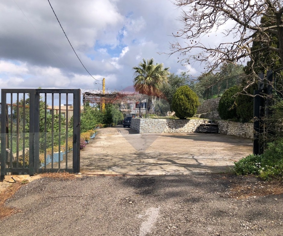 R9-3390 Villa for Sale in Jbeil – Obeidat | 900 m² Land فيلا للبيع في جبيل – عبيدات | أرض 900 م² — Photo 7 of 15