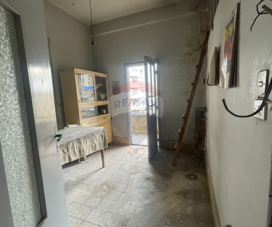 R9-3358 Apartment for Sale in Metran Street Tripoli شقة للبيع في شارع مطران طرابلس — Photo 8 of 10