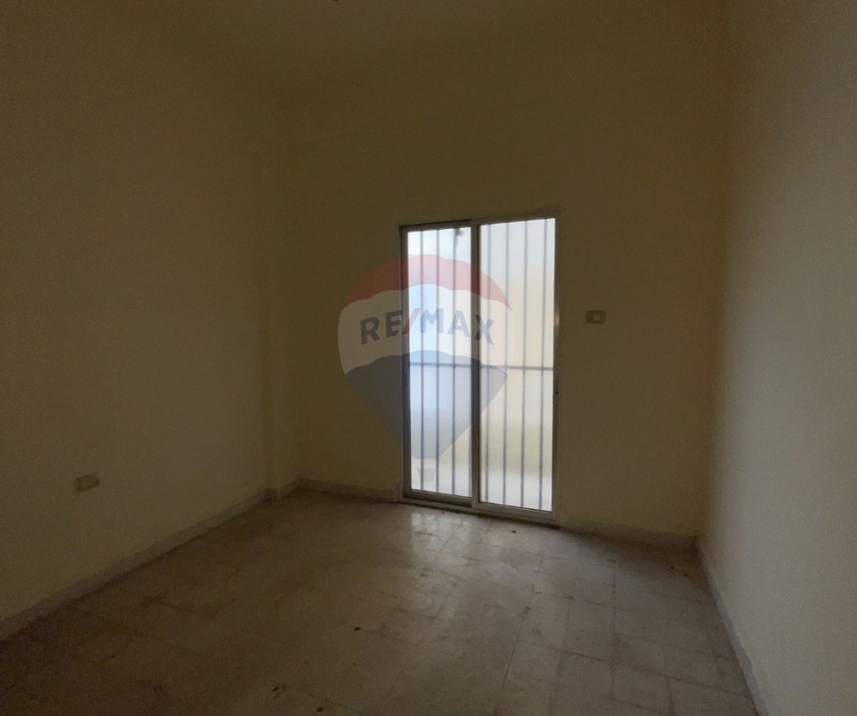 R9-3309 Apartment for Sale in Abou Samra Tripoli – Renovatedشقة للبيع في أبو سمرا طرابلس – مجددة — Photo 9 of 10