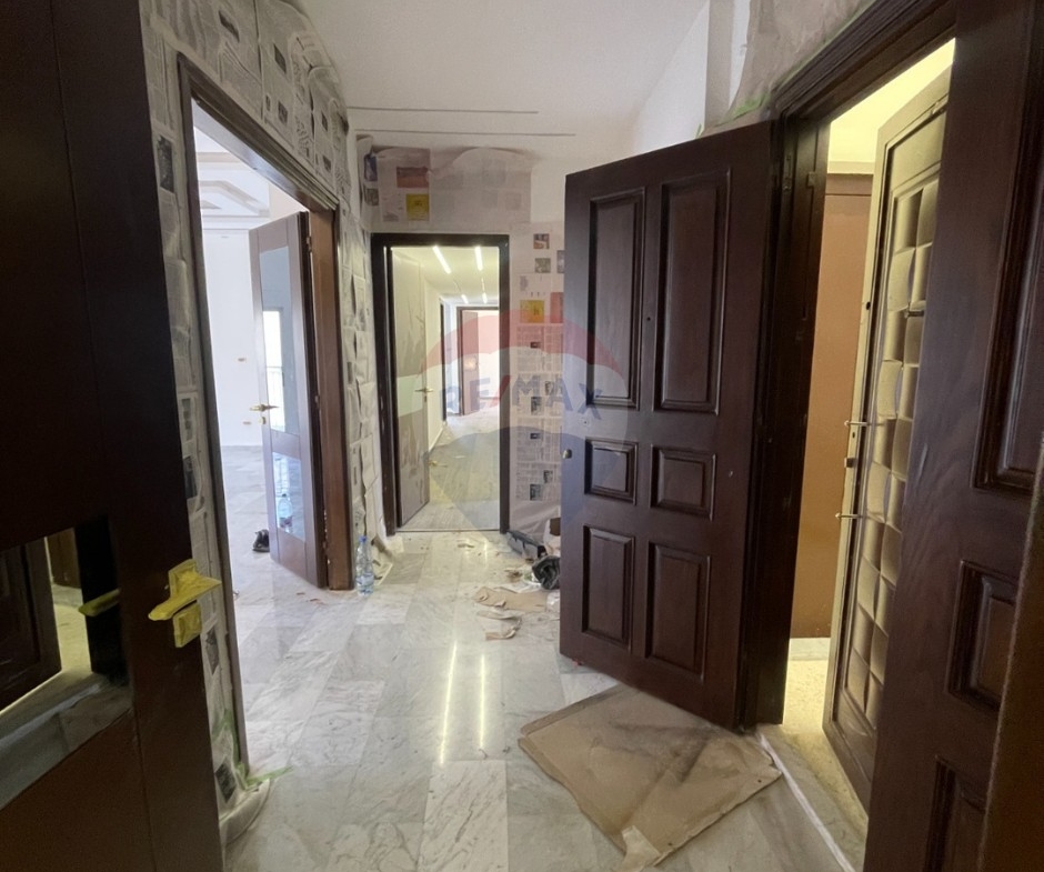 R9-3379 Super Deluxe Apartment for Sale in Nakabet Ateba, Tripoliشقة سوبر ديلوكس للبيع في نقابة الأطباء – طرابلس | 300 م² — Photo 9 of 16