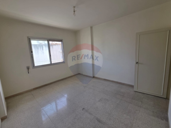 R9-3462 Apartment for Sale in Mar Elias Beirut – 230 m²شقة للبيع في مار الياس بيروت – 230 م² — Photo 2 of 15