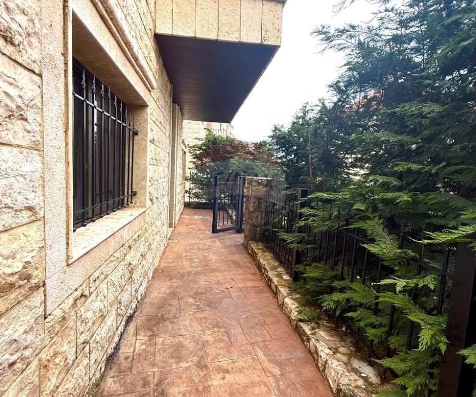 R9-3491  Villa for Sale in Jbeil – 410 m²فيلا للبيع في جبيل – 410 م² — Photo 6 of 10