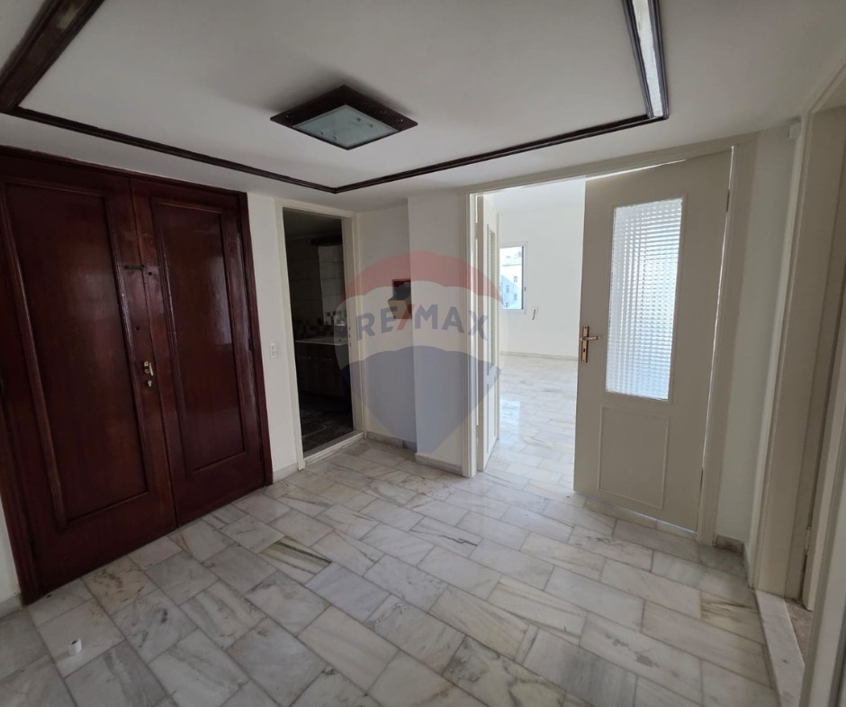 R9-3462 Apartment for Sale in Mar Elias Beirut – 230 m²شقة للبيع في مار الياس بيروت – 230 م² — Photo 12 of 15