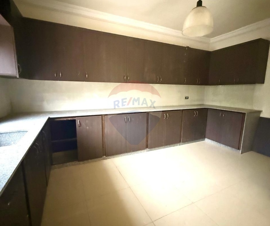 R9-3491  Villa for Sale in Jbeil – 410 m²فيلا للبيع في جبيل – 410 م² — Photo 7 of 10