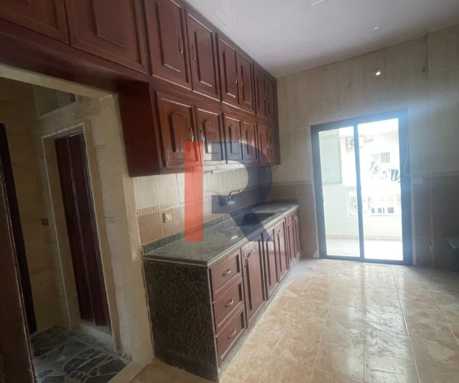 R9-3501 شقة للإيجار في عزمي طرابلس – 160 م²، الطابق السابع، مجددة — الصورة 11 من 11