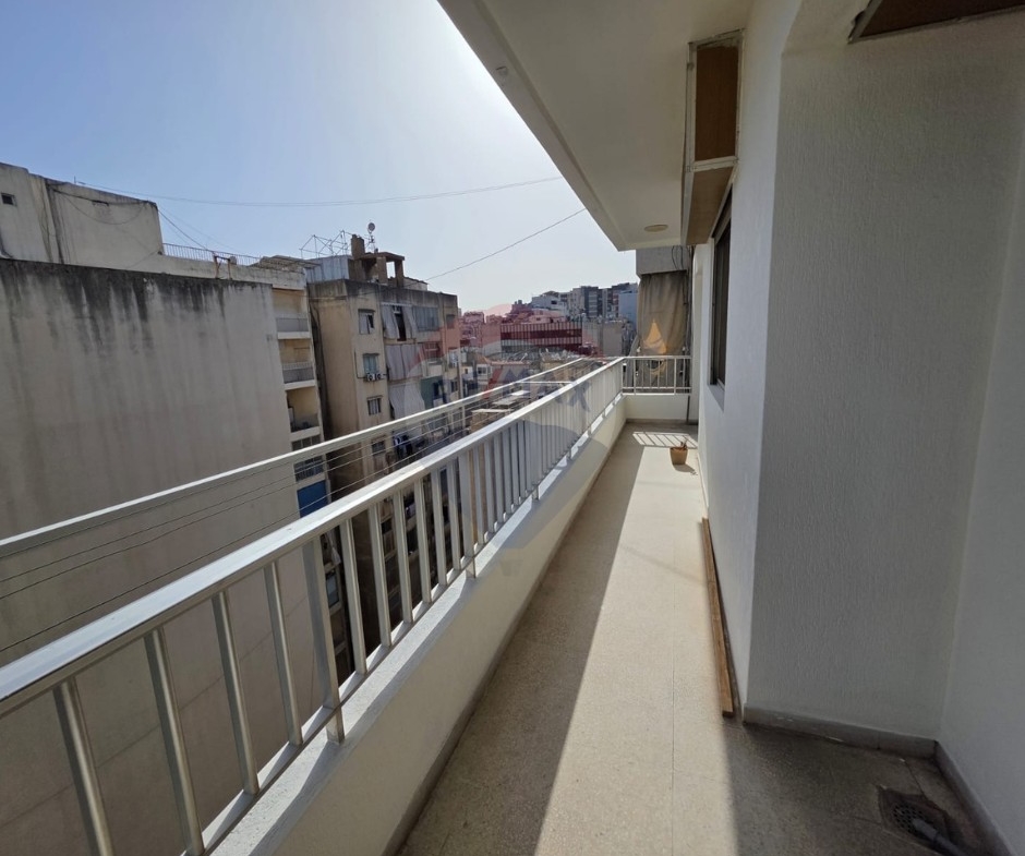 R9-3462 Apartment for Sale in Mar Elias Beirut – 230 m²شقة للبيع في مار الياس بيروت – 230 م² — Photo 15 of 15