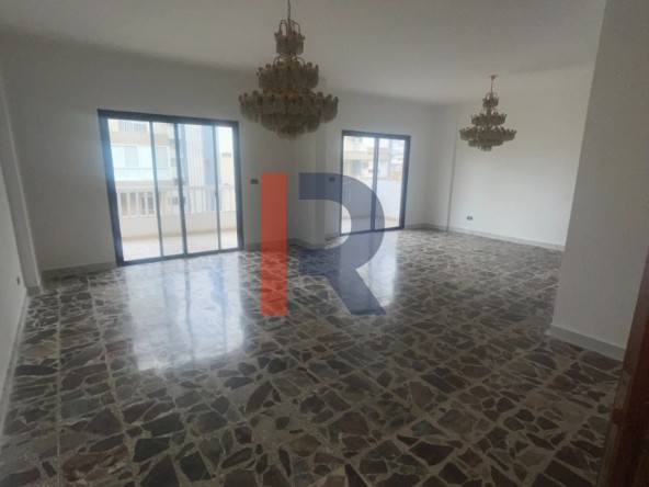 R9-3501 شقة للإيجار في عزمي طرابلس – 160 م²، الطابق السابع، مجددة — الصورة 2 من 11