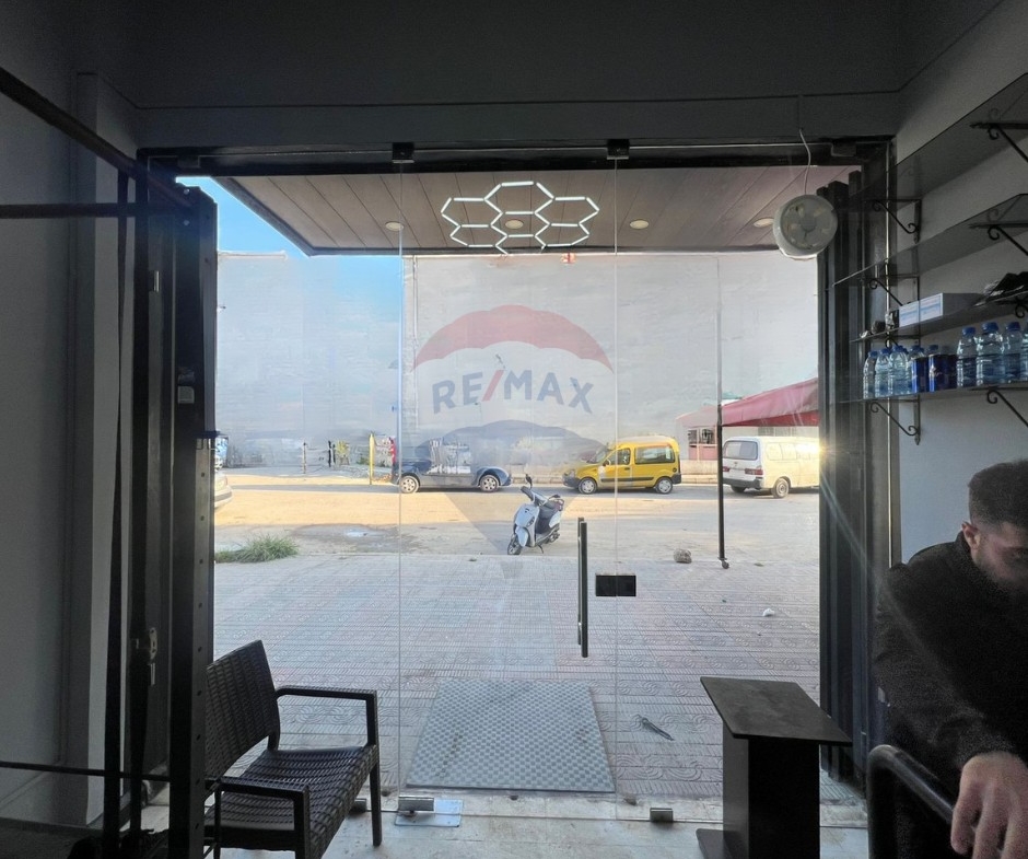 R9-3483 Shop for Rent in Miten Street Tripoli – 45 m²محل للإيجار في شارع ميتين طرابلس – 45 م² — Photo 2 of 3