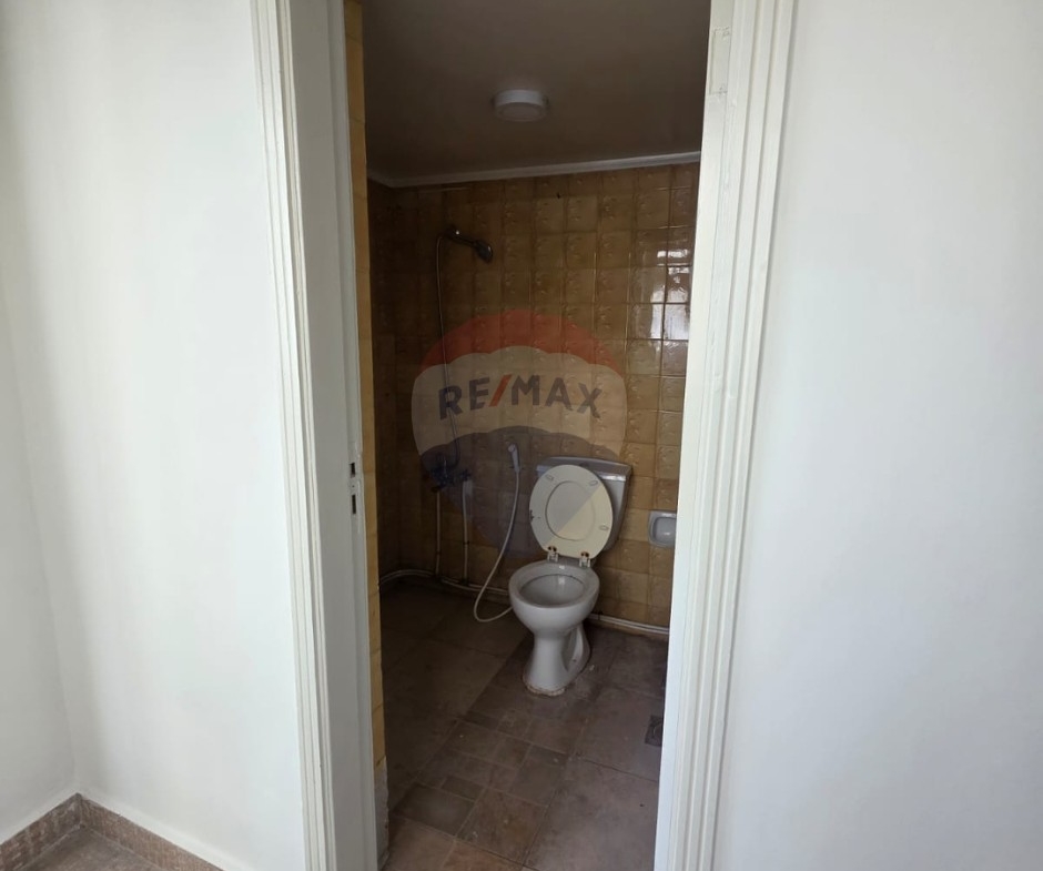 R9-3462 Apartment for Sale in Mar Elias Beirut – 230 m²شقة للبيع في مار الياس بيروت – 230 م² — Photo 4 of 15