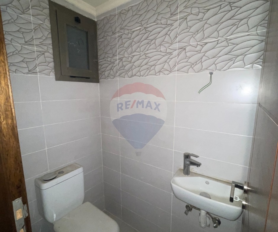 R9-3485 Apartment for Sale in Mina, Behind Ferry – 120 m²شقة للبيع في الميناء خلف الفيري – 120 م² — Photo 4 of 12