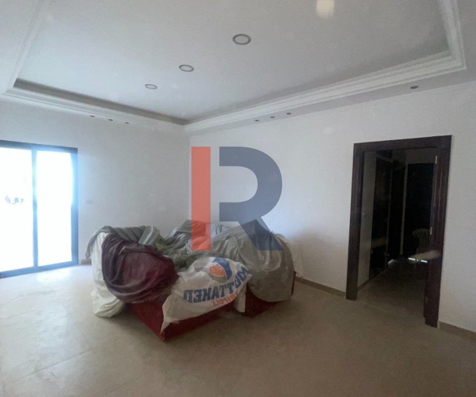 R9-3501 شقة للإيجار في عزمي طرابلس – 160 م²، الطابق السابع، مجددة — الصورة 4 من 11