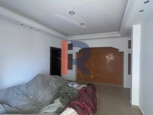 R9-3501 شقة للإيجار في عزمي طرابلس – 160 م²، الطابق السابع، مجددة — الصورة 5 من 11