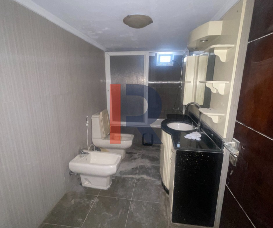 R9-3501 شقة للإيجار في عزمي طرابلس – 160 م²، الطابق السابع، مجددة — الصورة 7 من 11